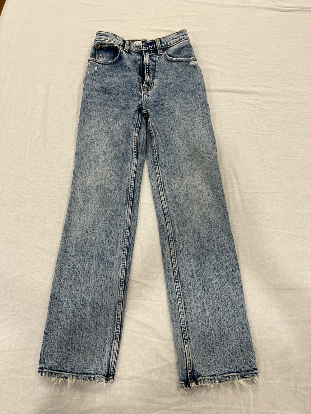 ABERCROMBIE & FITCH- THE 90’s STRAIGHT ULTRA HIGH RISE JEANS
